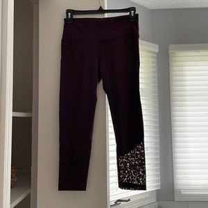 🌟 NWOT 🌟 VS Sport crop leggings Small